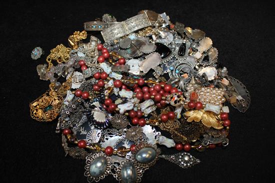 Qty Middle Eastern & other jewellery